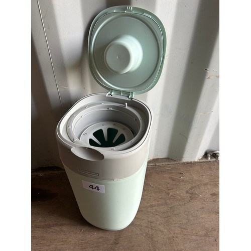 44 - Tommee Tippee nappy bin