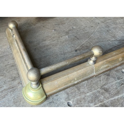 58 - Brass fender - 122cms(W) 44cms(D)