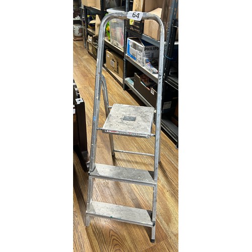 64 - Step ladder