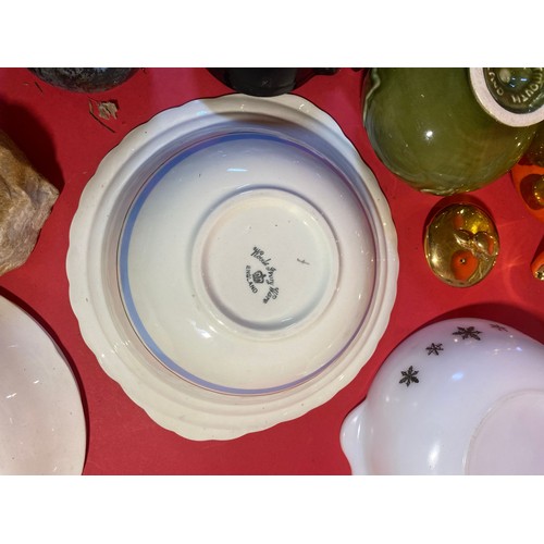 69 - Selection of various collectables/Bric-a-brac to include Pyrex dishes and Dartmouth pottery vase