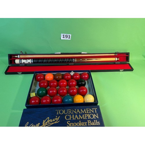 191 - Snooker Cue and balls