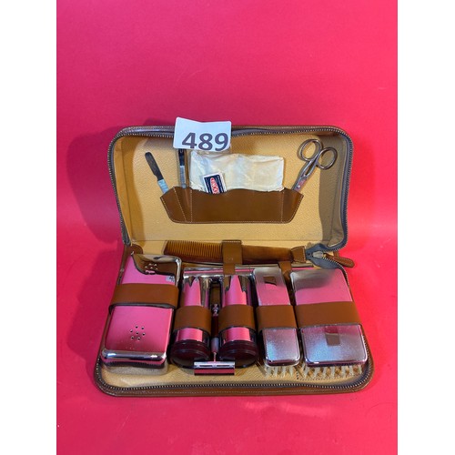 489 - Sumanco Ltd Sheffield vintage men's vanity travel case and contents - unused condition.