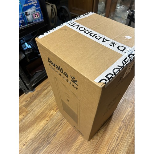 513 - Avalla dehumidifier - boxed