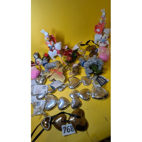 768 - Selection of Christmas decorations