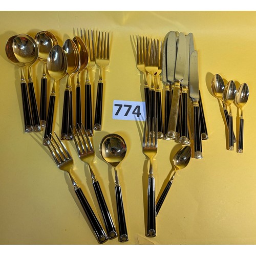 774 - Selection of cutlery - gold coloured