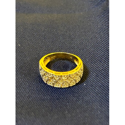 830 - 9K Diamond ring (3.9g)