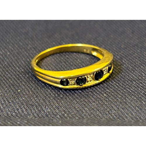 831 - 9k Diamond ring - (2.3g)