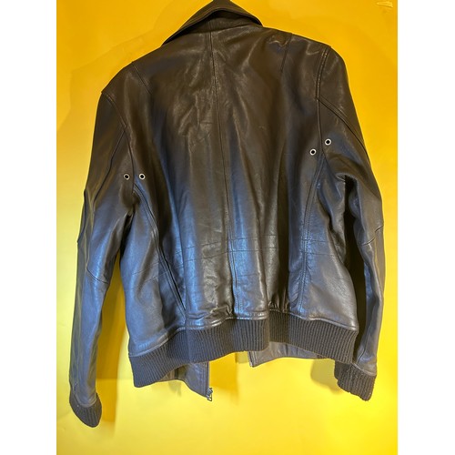 22 - Leather jacket - size L