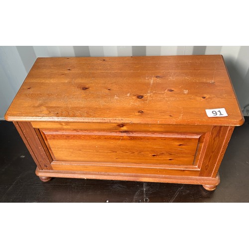 91 - Pine blanket box - 85cms(W) x 40 x 48cm approx