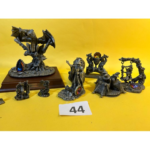 44 - Mythical ornamental figures