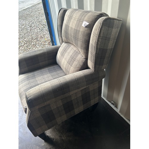 66 - Manual recliner arm chair