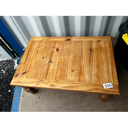 300 - Pine coffee table - 92cms(W) x 61cms x 42cms approx.