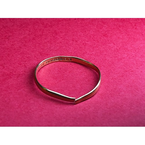 10 - 375 gold ring (9.42g ring and chain combined weight)