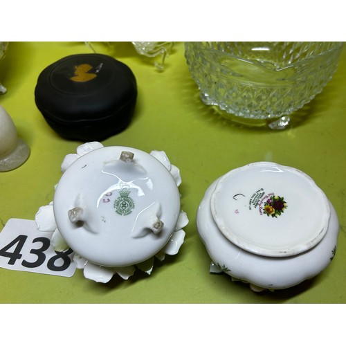 438 - Selection of miscellaneous - to include Royal Doulton, Royal Albert and Wedgwood items