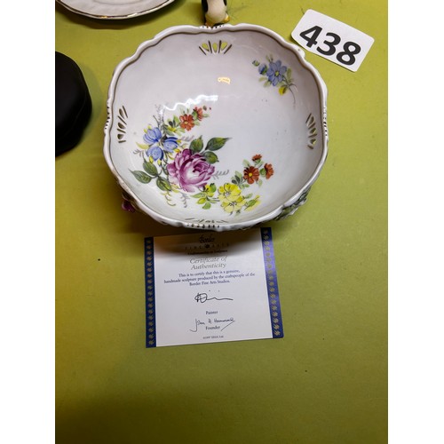 438 - Selection of miscellaneous - to include Royal Doulton, Royal Albert and Wedgwood items