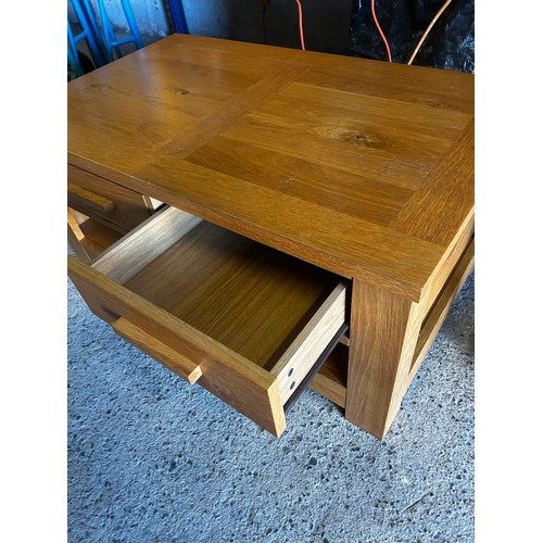 622 - Oak coffee table with drawers under