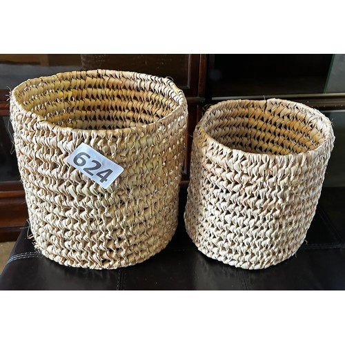 624 - 2 x storage baskets