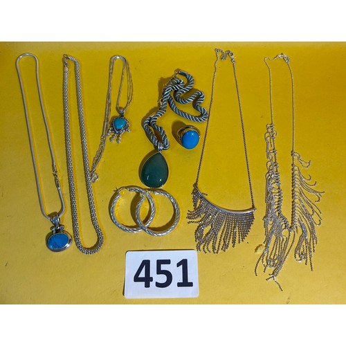 451 - Selection of 925 silver jewellery