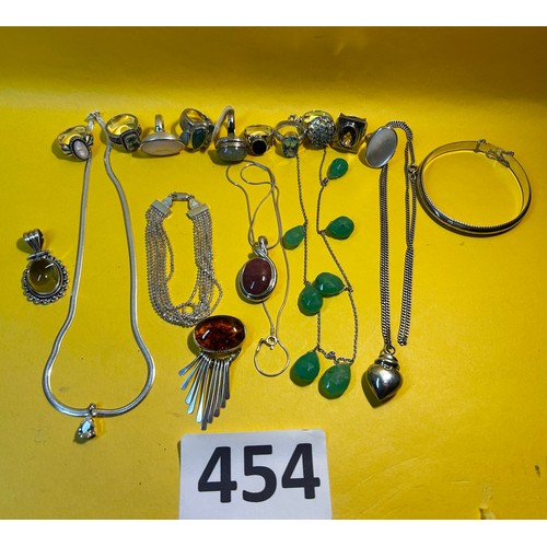 454 - Selection of silver 925 jewellery