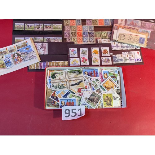 951 - Selection of stamps