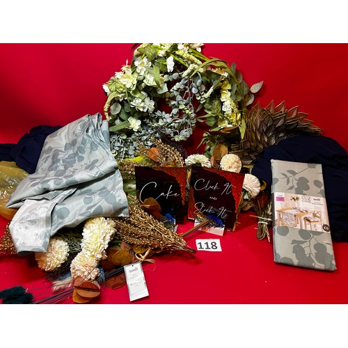 118 - Various decorative table ware