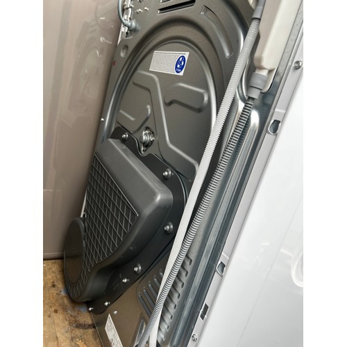 99 - Hotpoint heat pump 8KG tumble dryer - PAT not function tested.