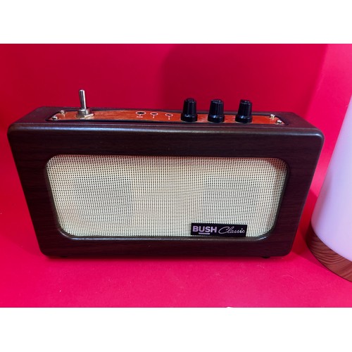 92 - 2 x USB C electronics - blue tooth speaker and lamp - no cables