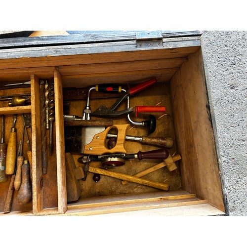 Tool chest and contents (tools)