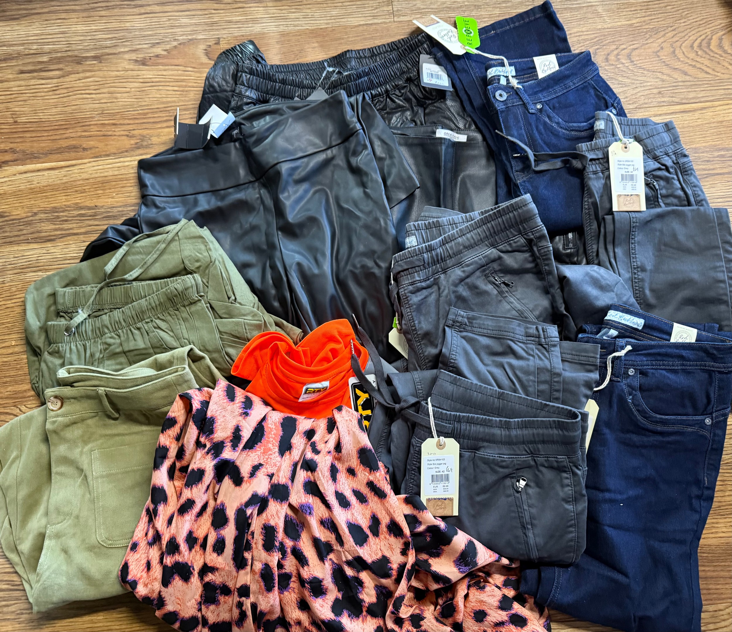 Mixed Clothing Lot Including Jeans, Trousers & Garments - Appears ...