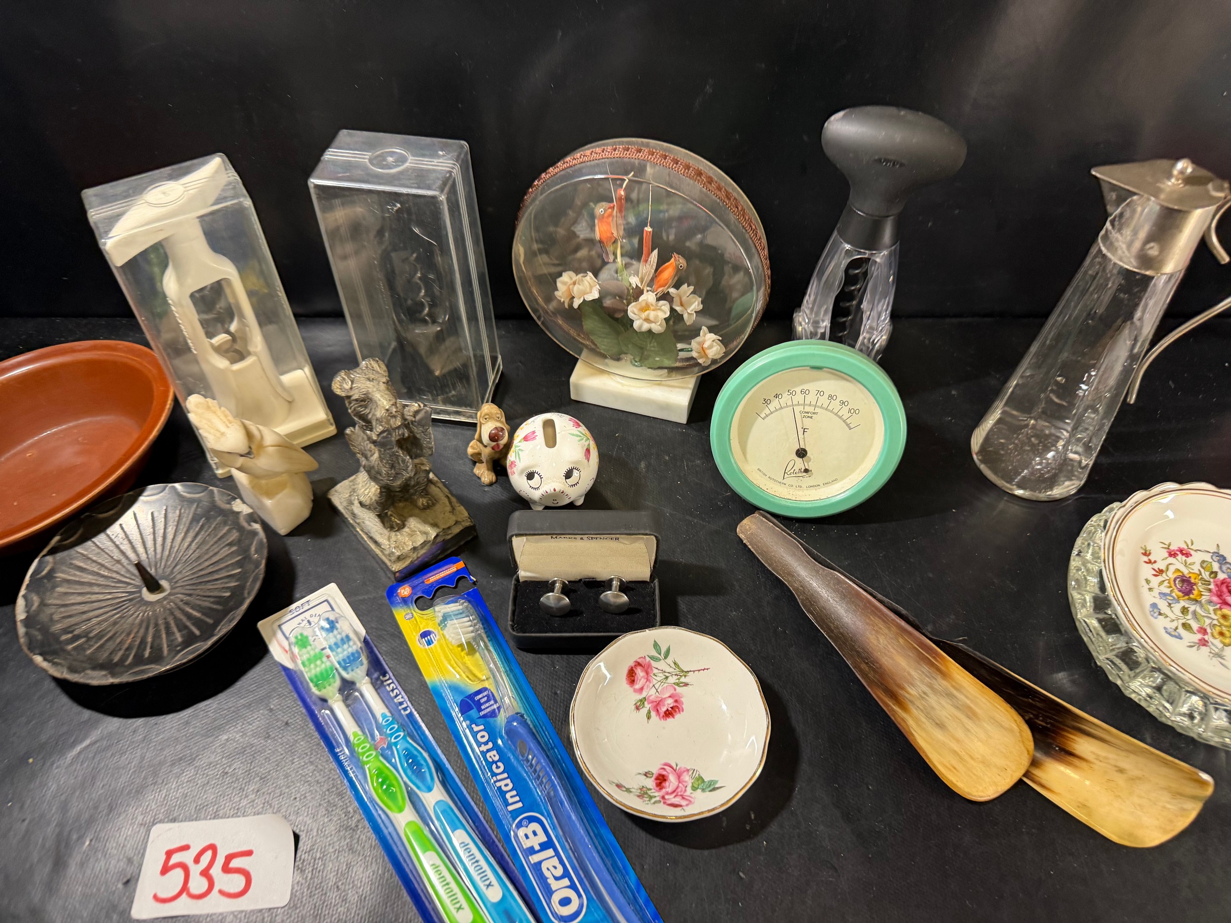 Mixed household items & collectables