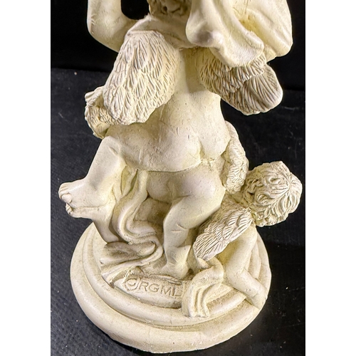 103 - Mixed decorative and collectable items