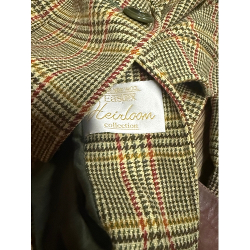 34 - Ladies clothing, footwear & accessories