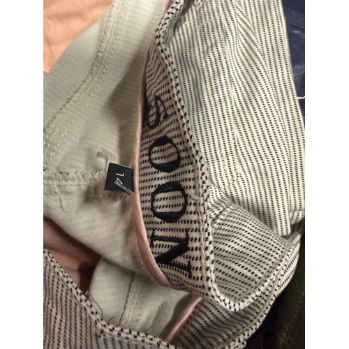 34 - Ladies clothing, footwear & accessories