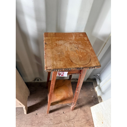 42 - Vintage plant stand