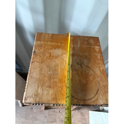 42 - Vintage plant stand