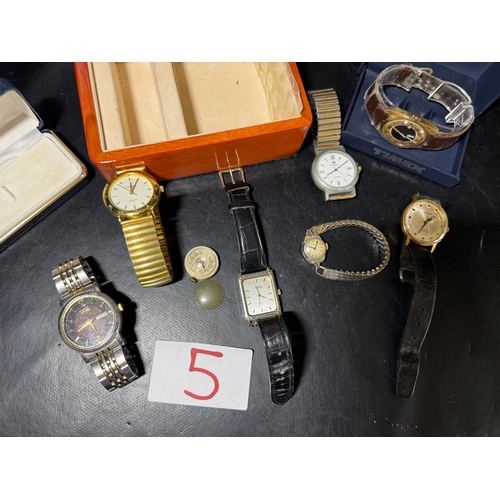 5 - A mixed collection of wristwatches to include examples by Timex, Excalibur, and other makers, togeth... 