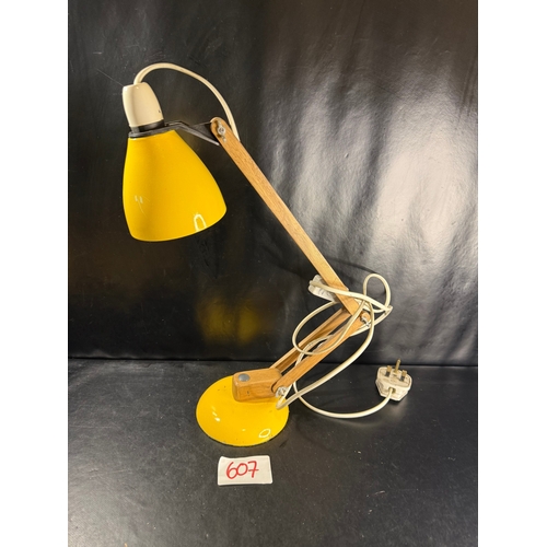 607 - Wooden framed yellow Maclamp - Vendor confirms working order