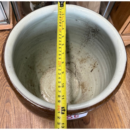 86 - Two-tone glazed planter