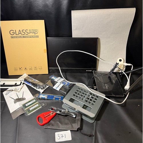 Mixed Electronics & Accessories - untested sold as found