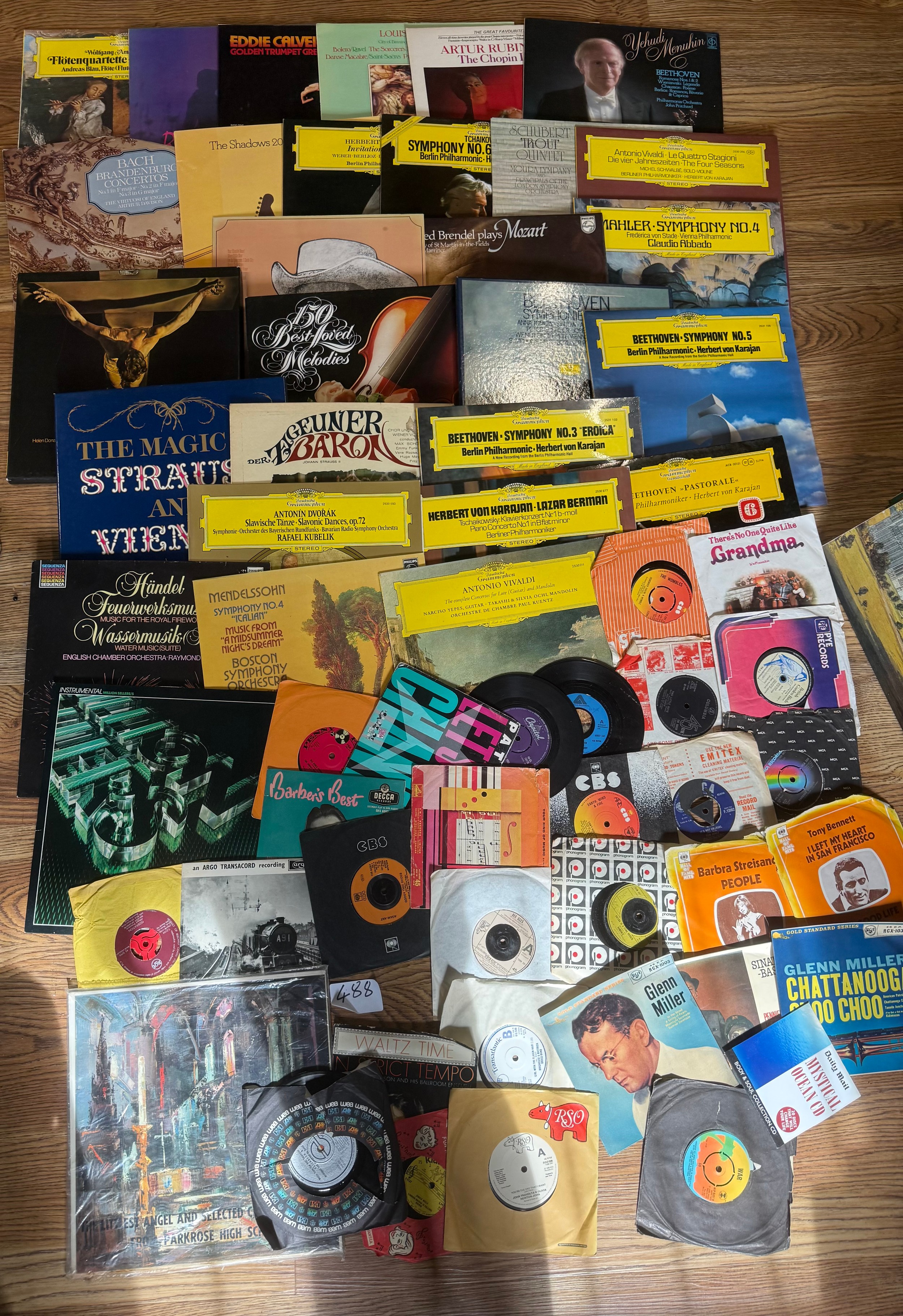 Large collection of vinyl records (LPs and singles) to include ...