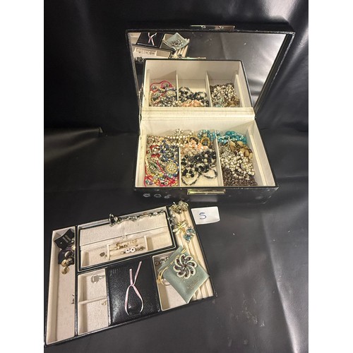 Lot 5         