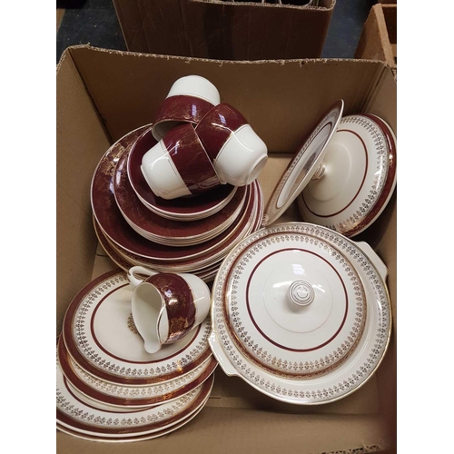 121 - CARTON WITH QTY OF RED & GOLD MID WINTER DINNER SERVICE