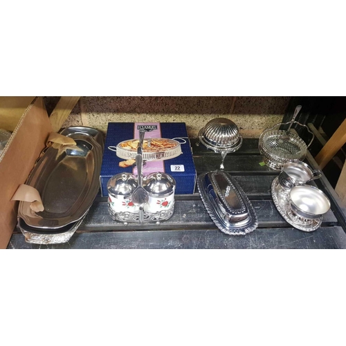 22 - SHELF & CARTON OF MODERN PLATED WARE INCL: H SAMUEL SILVER PLATED GLASS  DISH HORS D'OEUVRE