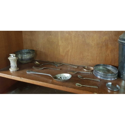 275 - SHELF OF PLATEDWARE & CUTLERY