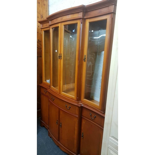 388 - FINE QUALITY ROSS JOHN YEW WOOD SIDEBOARD & DISPLAY CABINET WITH SERPENTINE FRONT, BRASS HANDLES, GL... 