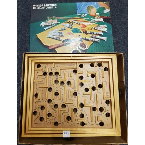 728 - VINTAGE LABYRINTH GAME IN BOX & A WINDSOR & NEWTON OIL COLOUR OUTFIT NO.4