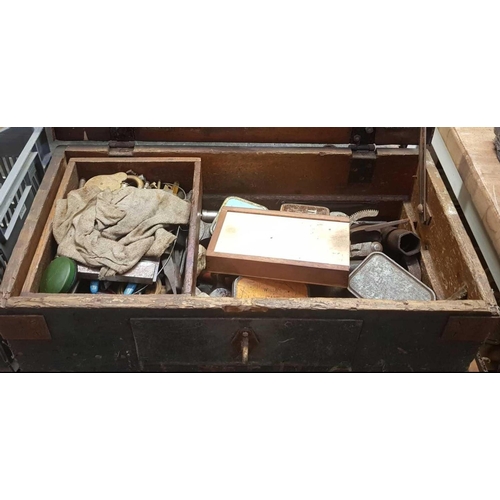 75 - A WOOD AIR MINISTRY DATED BOX 1941 CONTAINING MISC ENGINEERS TOOLS INCL: CALIPERS, GAUGES, DRILLS, B... 