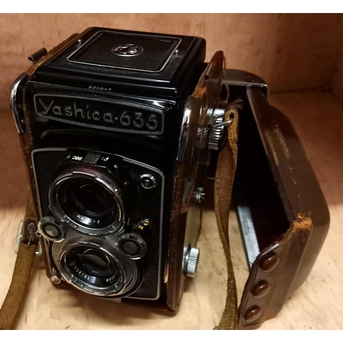 835 - CASED VINTAGE YASHICA - 635 CAMERA