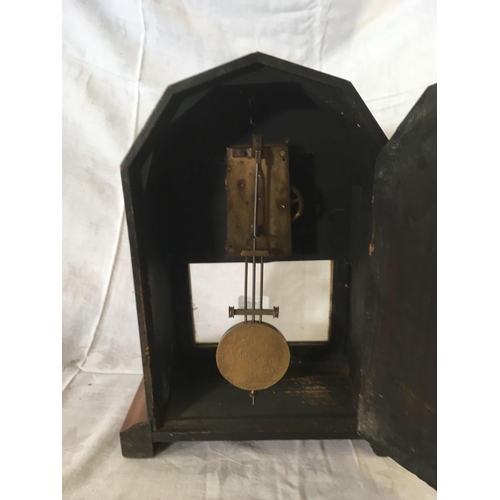 899 - 2 WOODEN MANTEL CLOCK, 1 DOME FORM & 2 WITH ARCHED TOP - UNKNOWN IF WORKING A/F