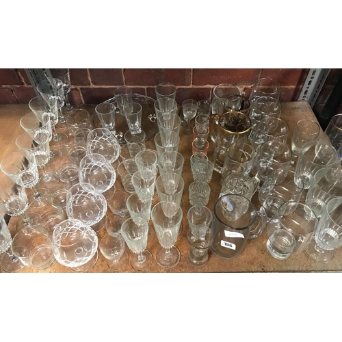 196 - SHELF OF MISC GLASSWARE